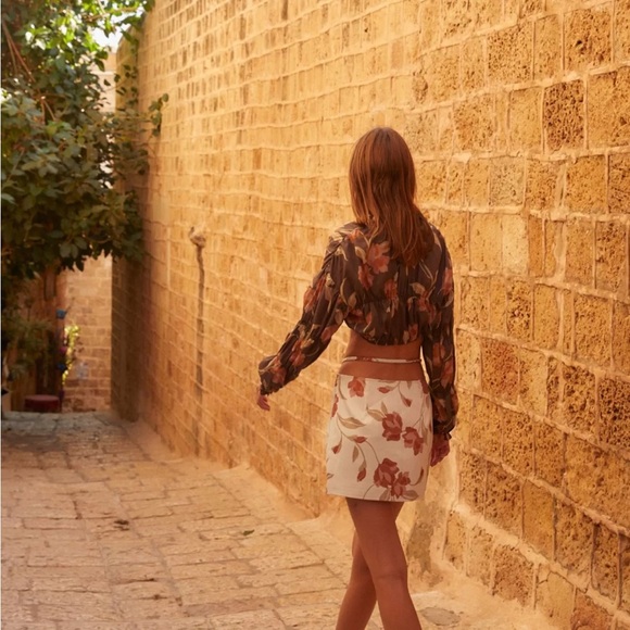 Hansen & Gretel Jourdan Top - Picture 5 of 8